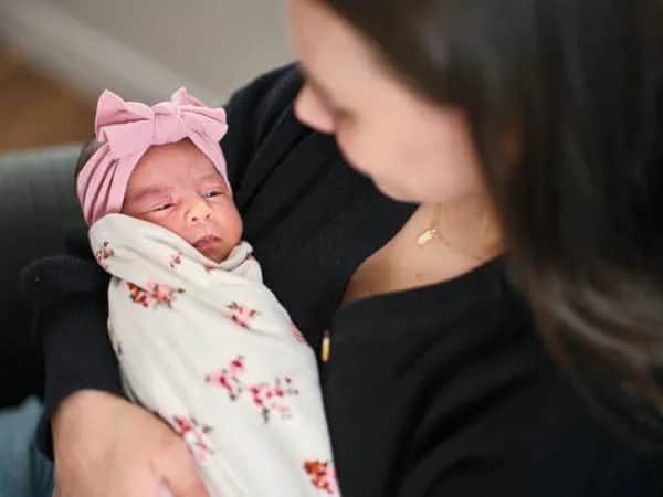 Jak zawinąć dziecko w pieluchę, aby zapewnić mu maksymalny komfort