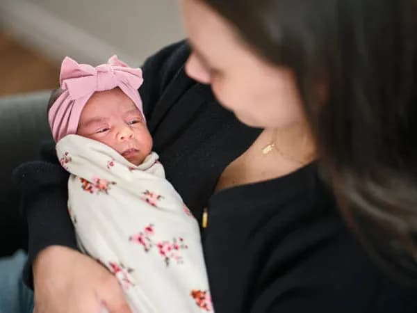 Jak zawinąć dziecko w pieluchę, aby zapewnić mu maksymalny komfort