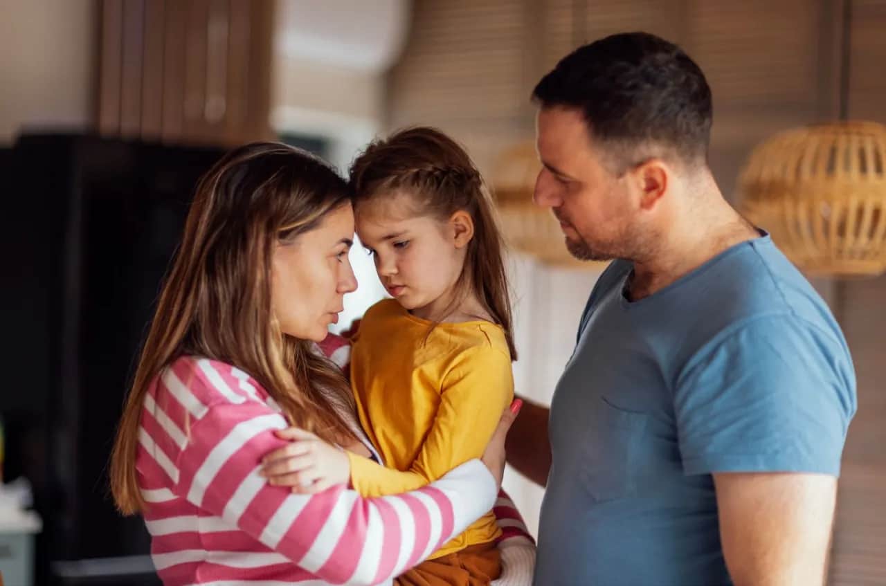 Jak powiedzieć dziecku o rozwodzie, by czuło się bezpieczne i kochane