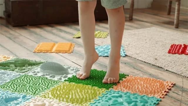 Mata sensoryczna dla dziecka - jak wspiera rozwój i zabawę