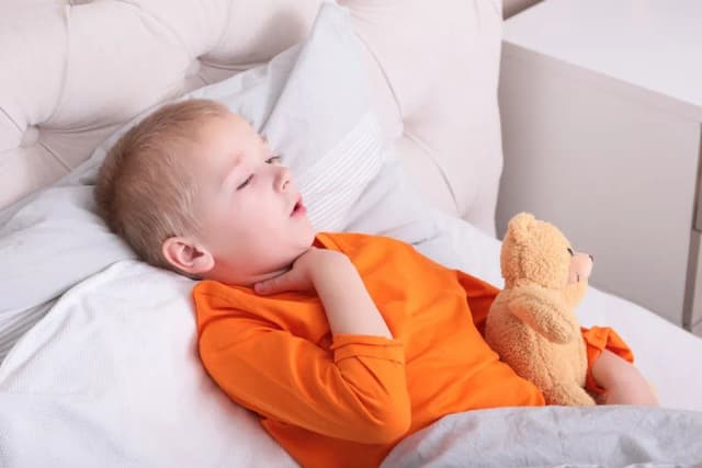 Skuteczne sposoby na mokry kaszel u dziecka - leki i domowe metody