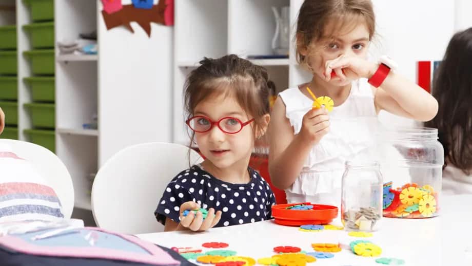 Zabawka sensoryczna - jak wybrać najlepsze dla rozwoju dziecka