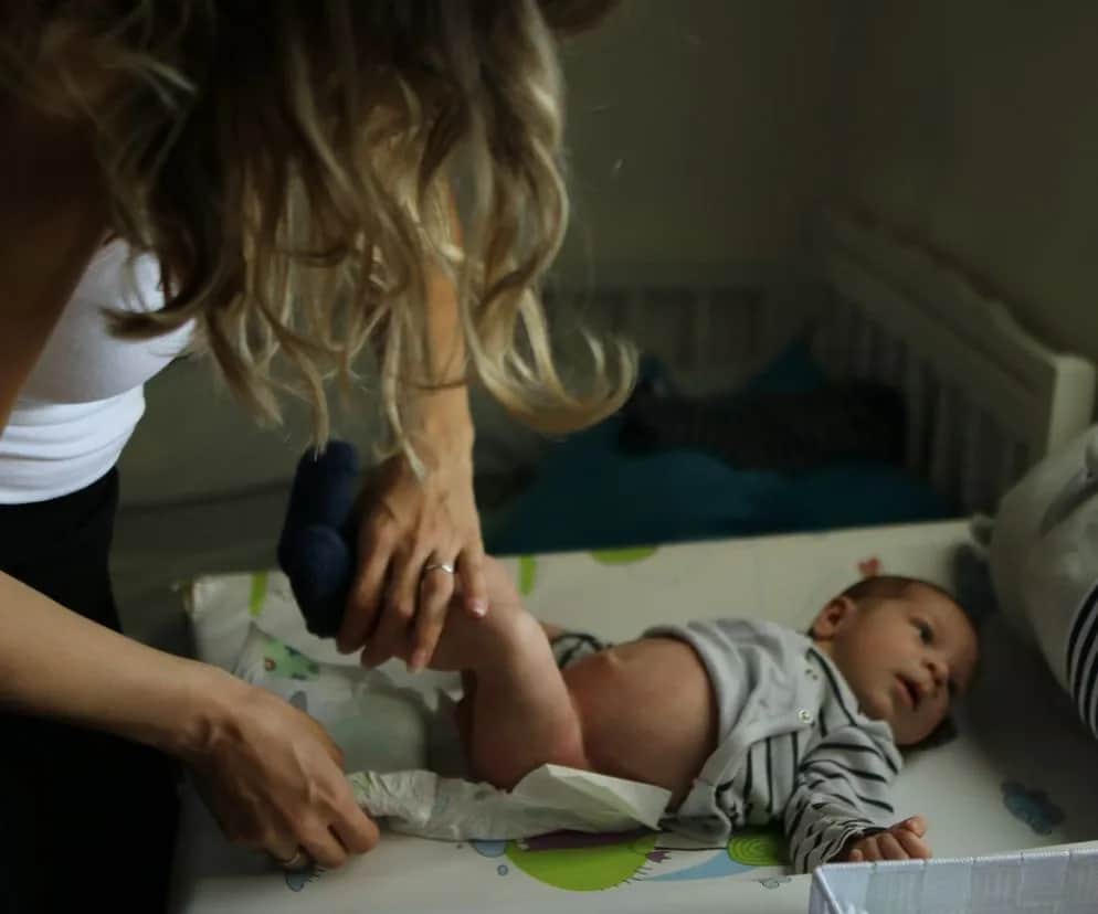 Ile pieluch dziennie zużywa niemowlę? Oto, co musisz wiedzieć